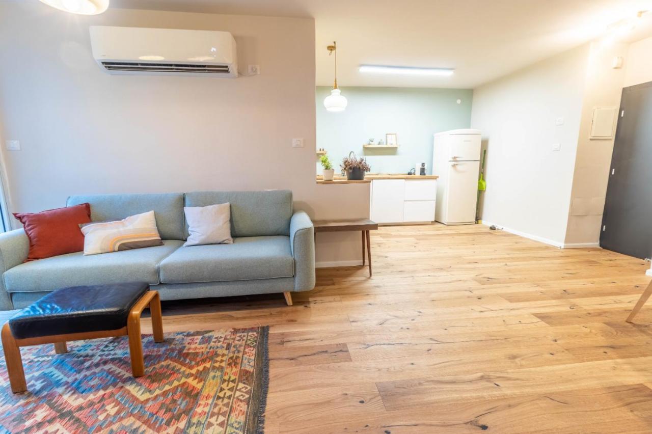 Ferienwohnung נופש ליד הים בת גלים Haifa Exterior foto