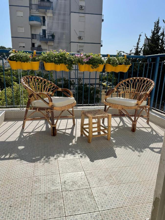 Ferienwohnung נופש ליד הים בת גלים Haifa Exterior foto
